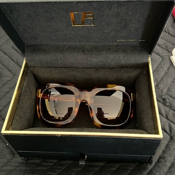 Linda Farrow Luxe sunglasses - Picture 1 of 5